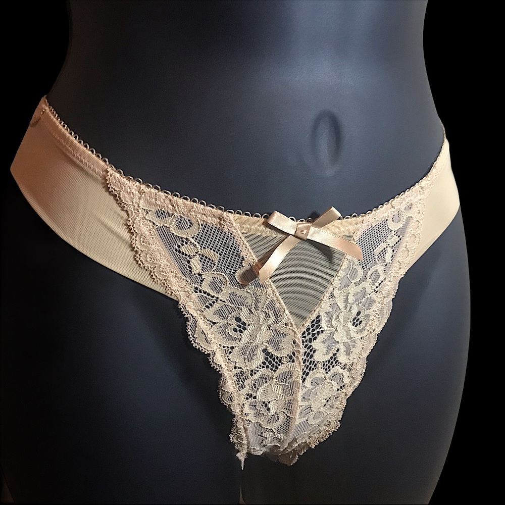 “Seamless” Lace Panties